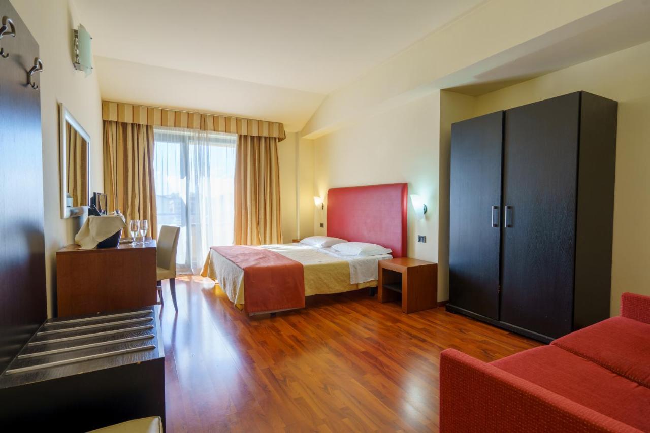 Hotel Cristallo Assisi Esterno foto