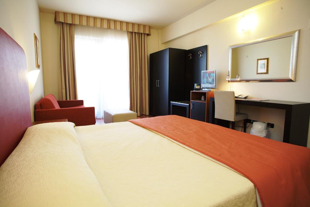 Hotel Cristallo Assisi Esterno foto