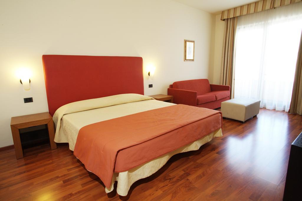 Hotel Cristallo Assisi Esterno foto