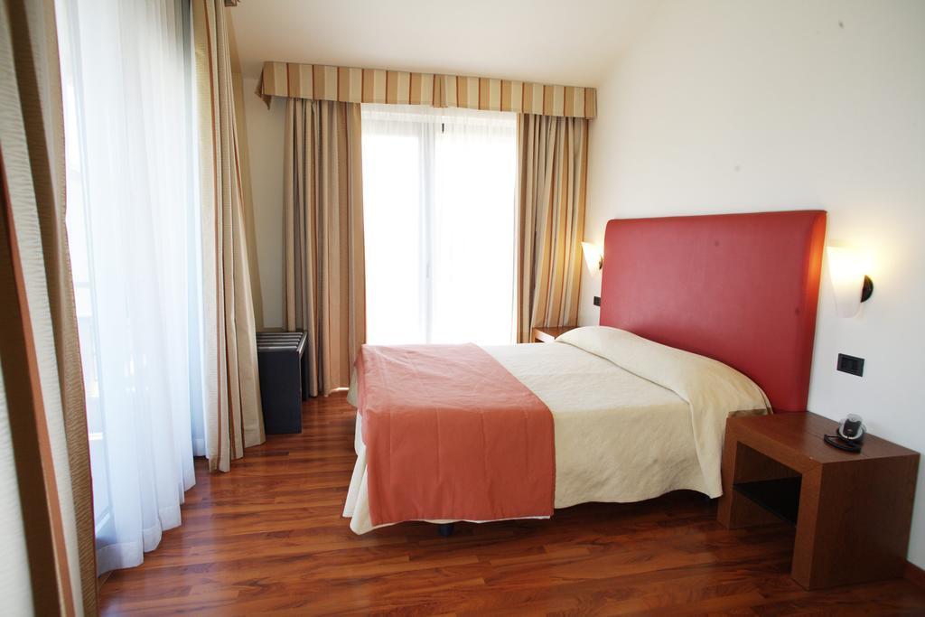 Hotel Cristallo Assisi Esterno foto