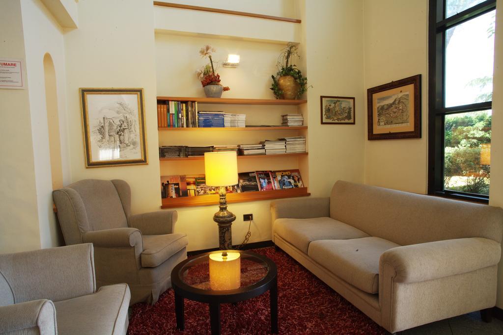Hotel Cristallo Assisi Esterno foto
